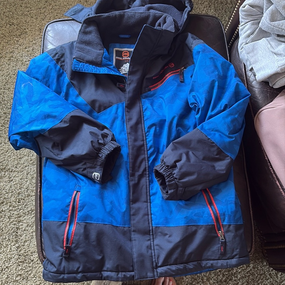 Free country boys snow jacket !! Great shape no tears